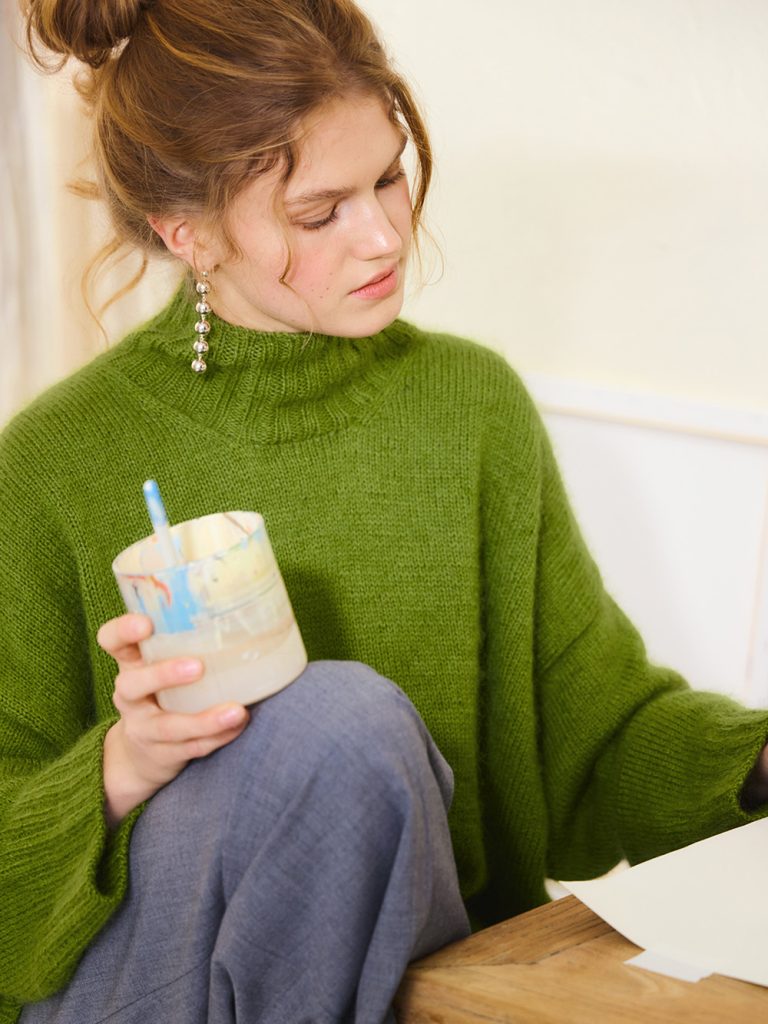 V12 オリーブグリーン Lサイズ セーター Mindy Sweater (Silk Mohair)